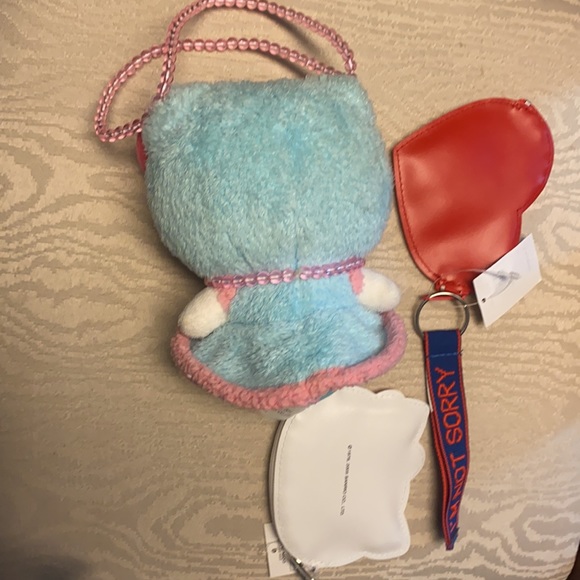 Hello Kitty 5 Piece 2 lil zips+1🎀 carry stufty+lip💋🎂balm+Tommy tee sz8 - Picture 10 of 16